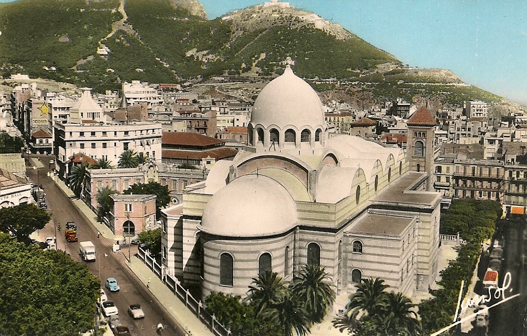 407-boulevard Magenta et cathedrale.jpg